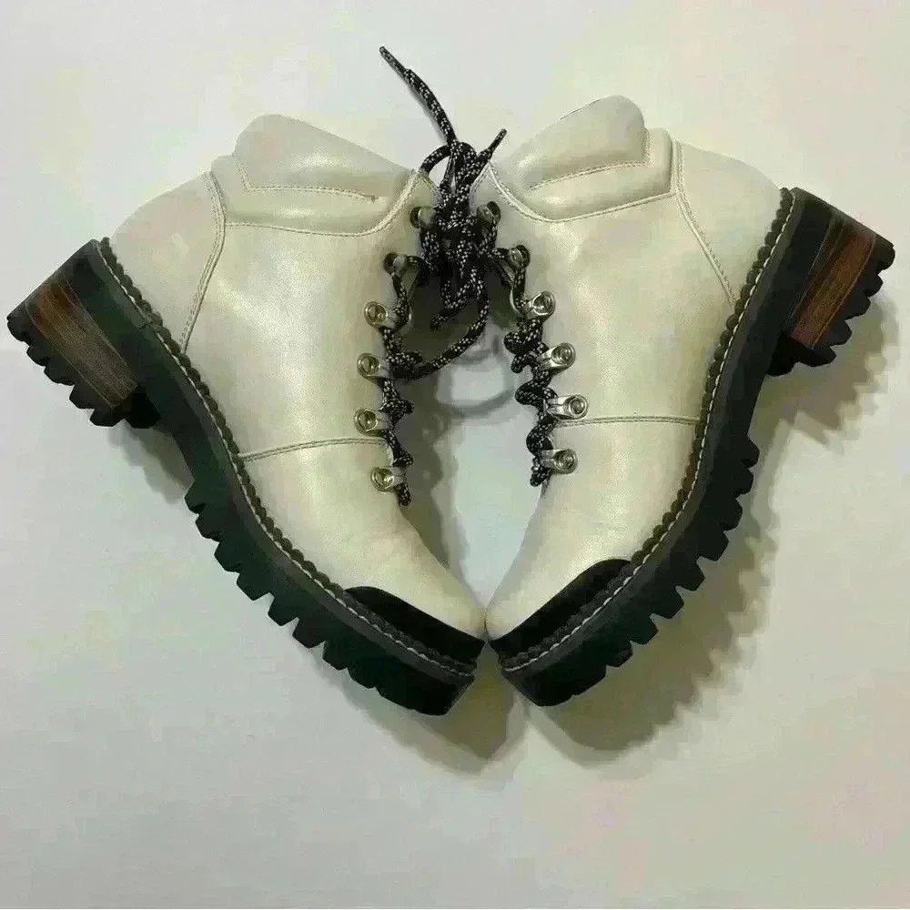 Universal Thread Womens Hiking Boots White Ankle Lace Up Size 6 outdoor travel - Picture 3 of 14